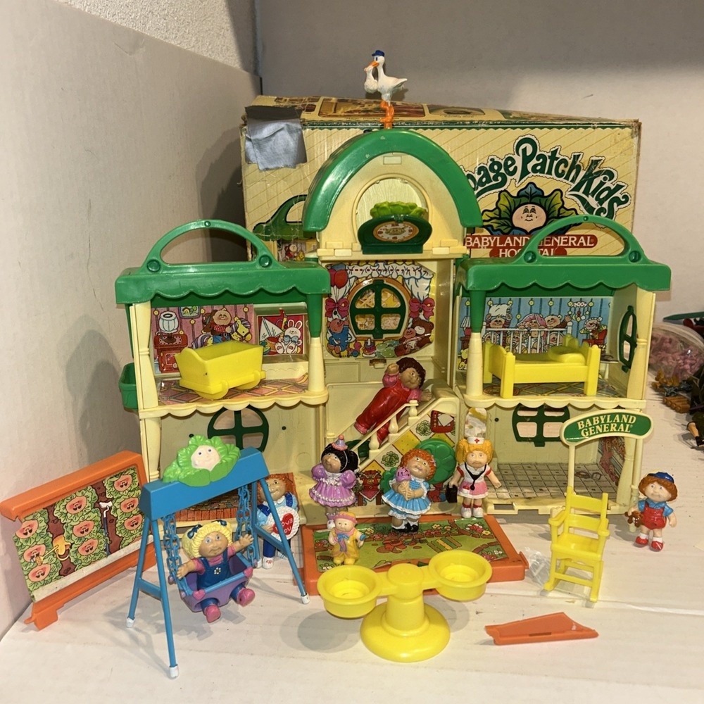 Vintage Cabbage Patch Kids Babyland General Hospital - 1985 - With Original Box